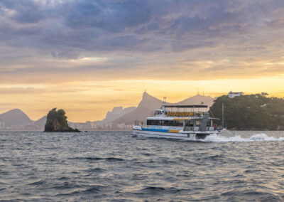 Passeio de Catamarã pela Baía de Guanabara